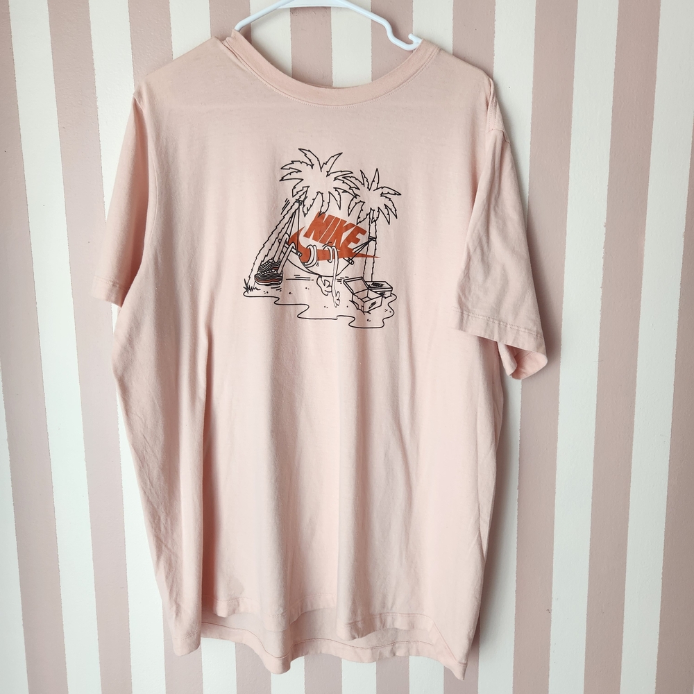 🏷Nike Pink Short Sleeve Tee